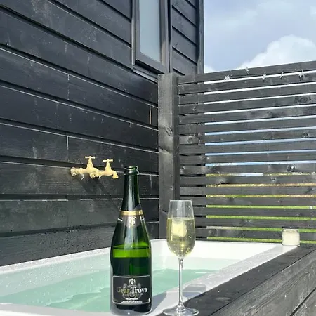 Wild Hideaways Luxury Lodges And Eco Spa Bantry Exterior photo